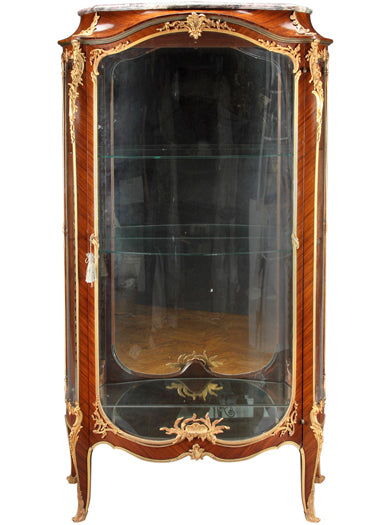 AN EXQUISITE FRENCH ORMOLU MOUNTED SHOWCASE BY FRANCOIS LINKE