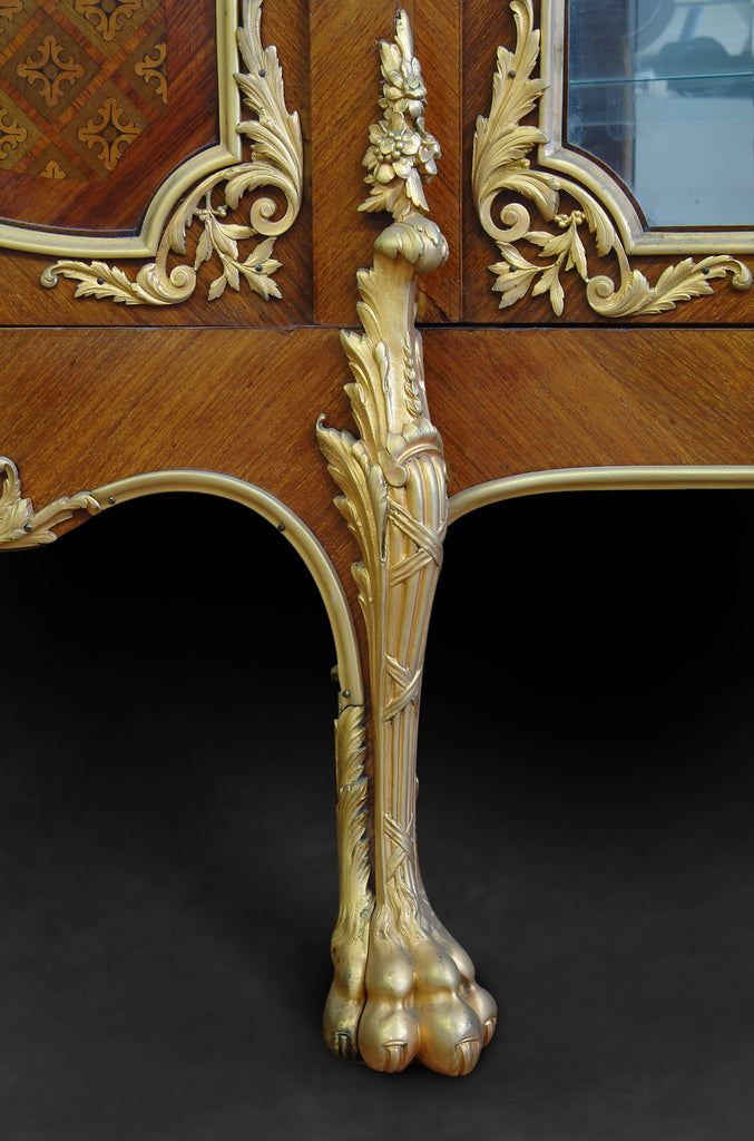 A PALATIAL BELGIAN LOUIS XV STYLE ORMOLU MOUNTED SHOWCASE BY MANOY OF BRUSSELS